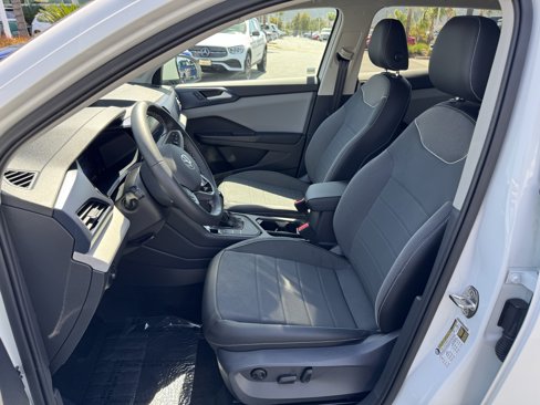 Certified 2023 Volkswagen Taos SE image 16