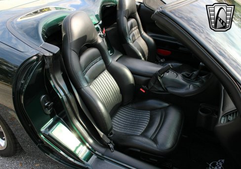 Used 2001 Chevrolet Corvette Convertible w/ Preferred Equipment Group2 image 25