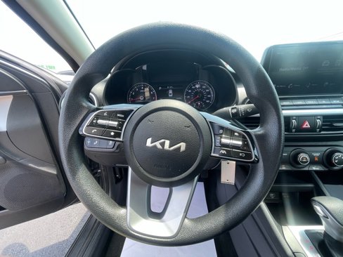 Used 2023 Kia Forte LXS w/ LXS Technology Package image 17