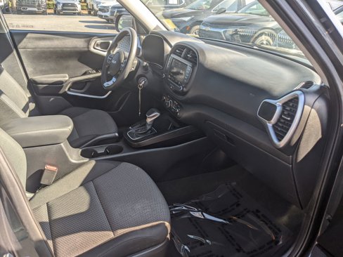 Used 2023 Kia Soul LX image 22