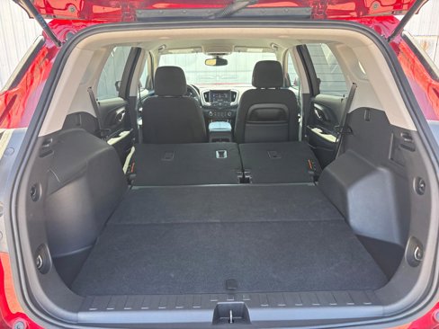 Used 2024 GMC Terrain SLE image 10