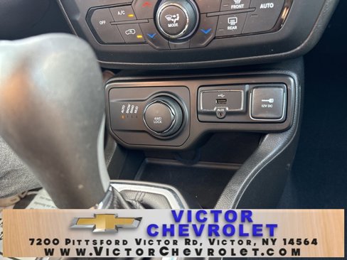 Used 2023 Jeep Renegade Latitude image 22