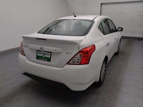 Used 2015 Nissan Versa SV image 7