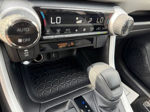 Certified 2022 Toyota RAV4 XLE image 33