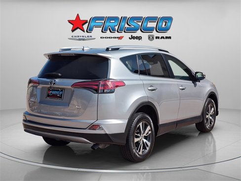 Used 2018 Toyota RAV4 XLE image 10