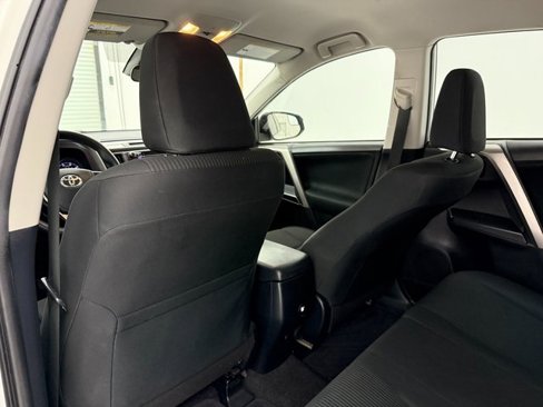 Used 2018 Toyota RAV4 LE image 30