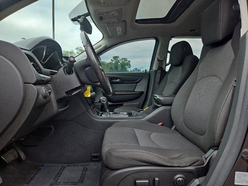 Used 2017 Chevrolet Traverse LT w/ Style and Technology Package image 14
