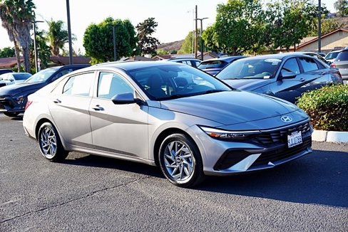Certified 2024 Hyundai Elantra SEL image 6