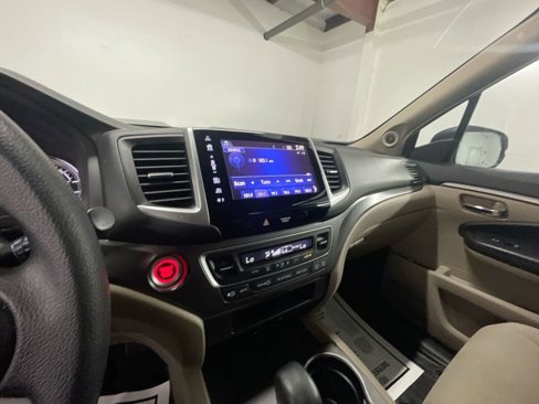 Used 2018 Honda Pilot EX image 17