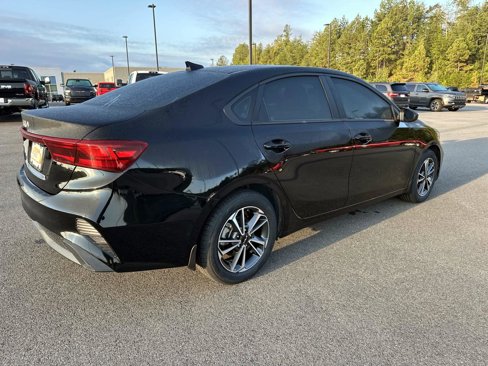 Used 2022 Kia Forte LXS image 4