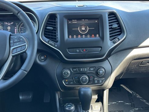 Used 2019 Jeep Cherokee Latitude Plus image 22