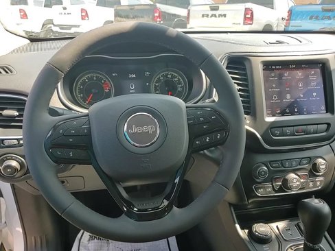 Used 2023 Jeep Cherokee Altitude Lux image 22