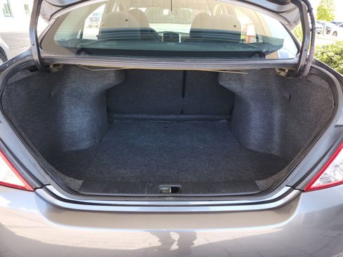 Used 2017 Nissan Versa SV image 12
