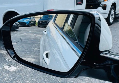Used 2015 Kia Cadenza Limited image 20