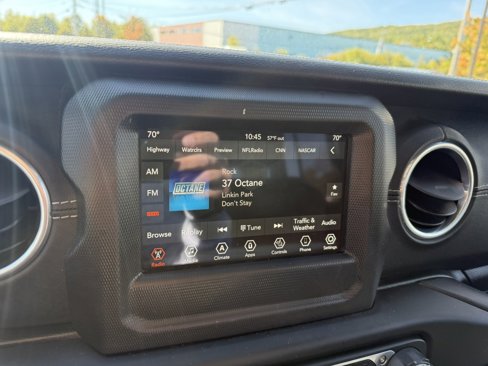 Used 2018 Jeep Wrangler Unlimited Sahara w/ Dual Top Group image 17
