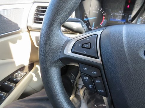 Used 2014 Ford Fusion SE image 19