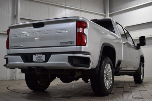 Used 2022 Chevrolet Silverado 2500 High Country w/ Technology Package image 7