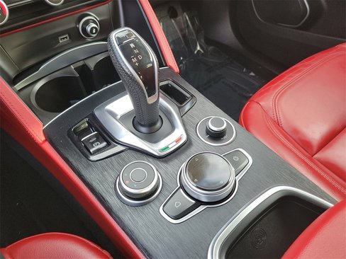 Used 2020 Alfa Romeo Stelvio w/ Nero Edizione image 13