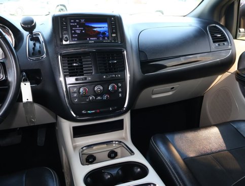 Used 2019 Dodge Grand Caravan SXT image 11