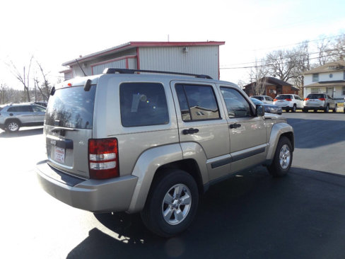 Used 2011 Jeep Liberty Sport image 7