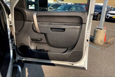 Used 2011 Chevrolet Silverado 2500 LT w/ Interior Plus Package image 17