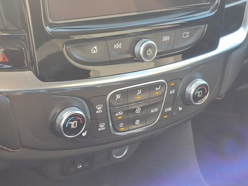 Used 2019 Chevrolet Traverse LT image 10