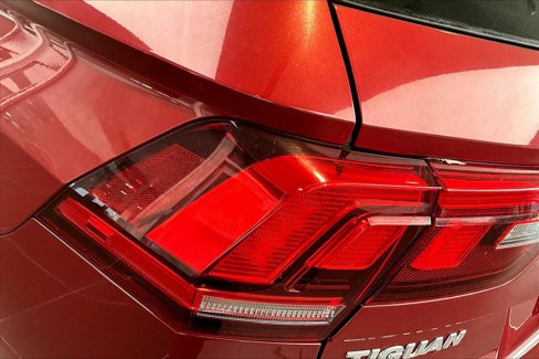 Used 2018 Volkswagen Tiguan S image 26