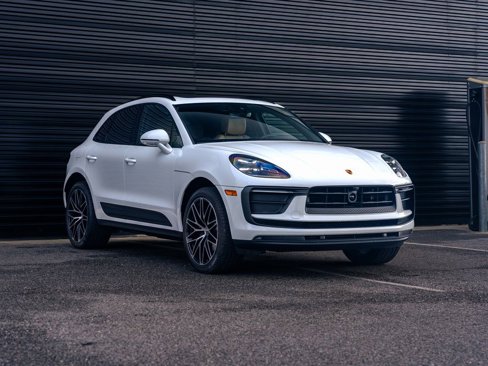Used 2025 Porsche Macan image 10