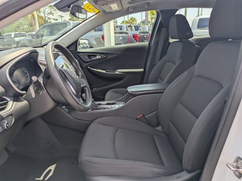 Used 2023 Chevrolet Malibu LT image 2