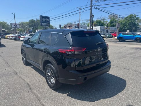 Used 2024 Nissan Rogue S image 9