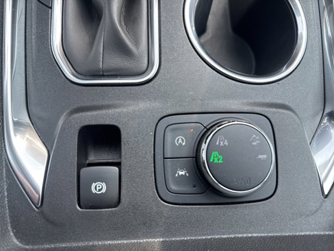 Used 2022 Chevrolet Traverse LT image 40