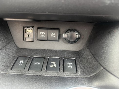Used 2018 Toyota Highlander XLE image 22