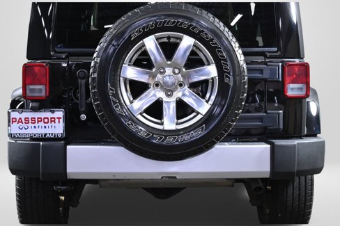 Used 2015 Jeep Wrangler Unlimited Sahara w/ Dual Top Group image 8