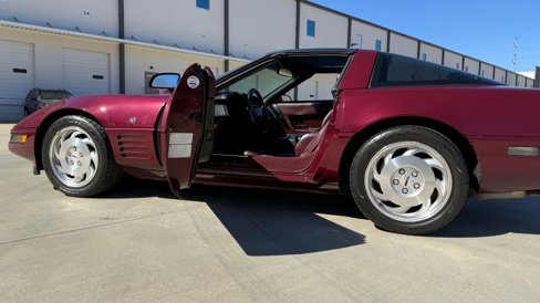 Used 1993 Chevrolet Corvette Coupe image 17