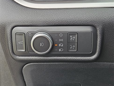 Used 2022 Ford Explorer XLT w/ Equipment Group 202A image 29