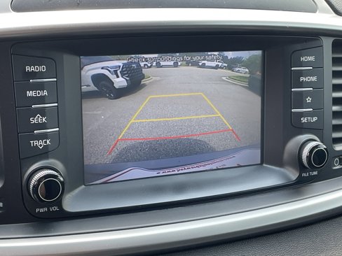 Used 2019 Kia Sorento L image 7