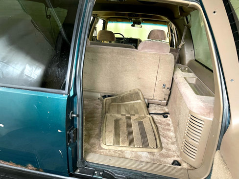 Used 1995 Chevrolet Suburban 4WD image 19