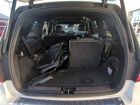 Used 2018 Mercedes-Benz GLS 550 4MATIC image 35