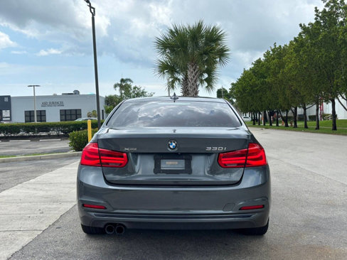 Used 2018 BMW 330i xDrive Sedan w/ Convenience Package image 5