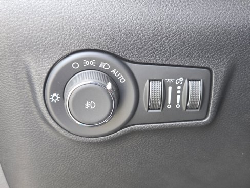 New 2025 Jeep Compass Latitude image 19