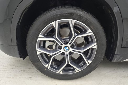 Used 2021 BMW X1 xDrive28i w/ Premium Package image 11