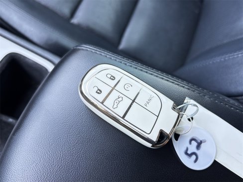 Used 2019 Jeep Grand Cherokee Limited w/ Luxury Group II image 38