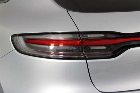 Certified 2025 Porsche Macan image 21