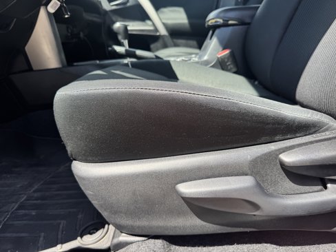 Used 2016 Toyota RAV4 LE image 11