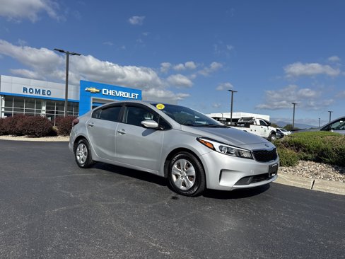 Used 2018 Kia Forte LX w/ Sports Package image 3