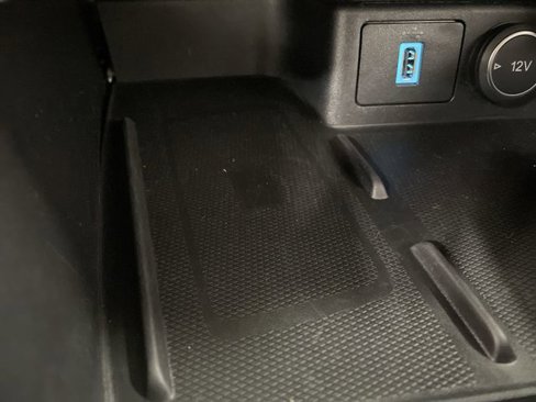 Used 2020 Ford Escape Titanium image 26