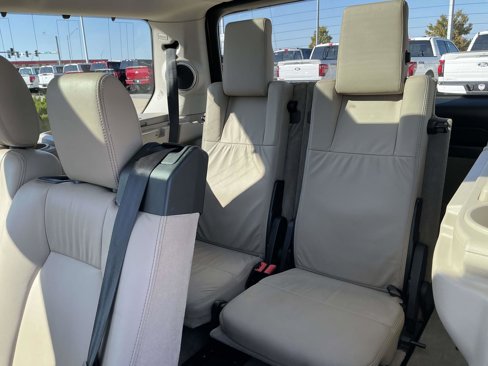 Used 2014 Land Rover LR4 HSE LUX image 25