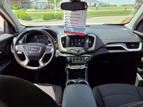 Used 2024 GMC Terrain SLE image 8