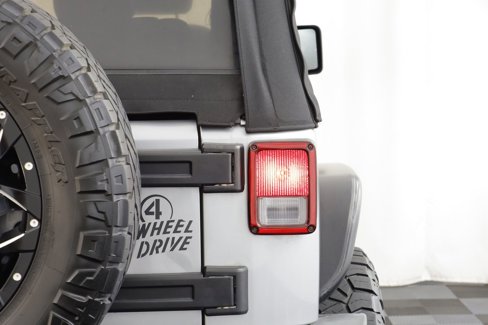 Used 2015 Jeep Wrangler Sport image 26