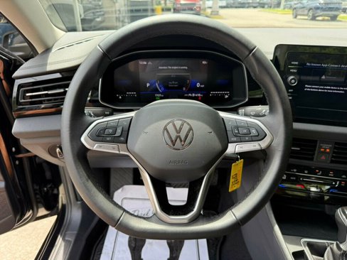 Used 2025 Volkswagen Jetta S image 5
